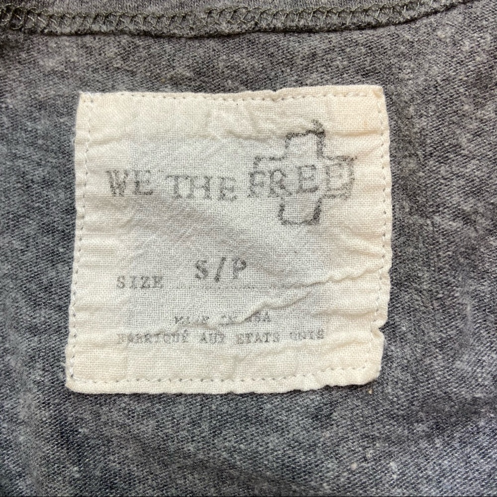 We The Free Gray 3/4 Sleeve Ruffle Bottom Top. Size Small. - Picture 4 of 7